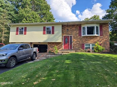 1873 Dixie Ln
