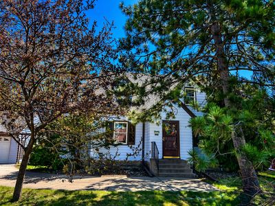 848 Larpenteur Ave W
