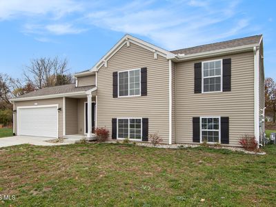 323 Crabtree Ln