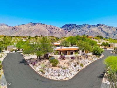 5406 N Camino De Las Brisas