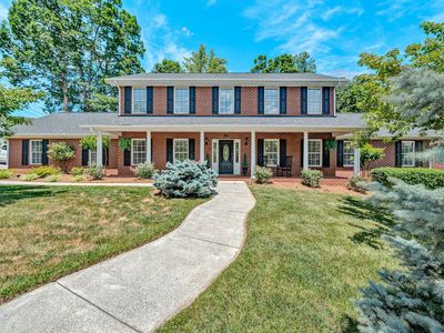 1907 Carleton Dr