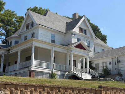 222 S Main St