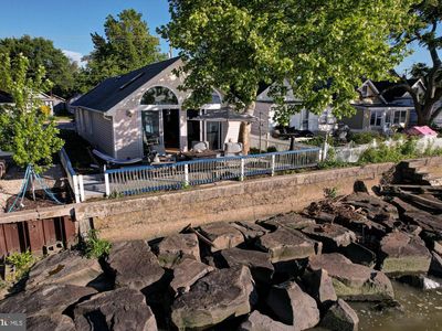 99 N River Dr