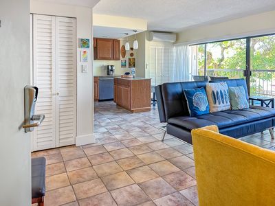 75-5719 Alii Dr APT 201