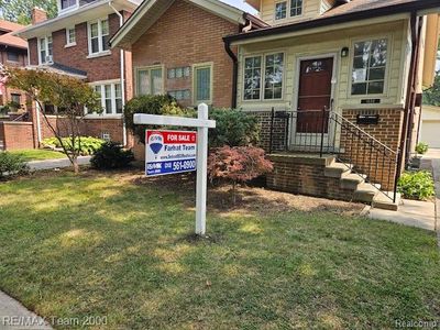 Property at 1032 Beaconsfield Ave, Grosse Pointe Park, MI