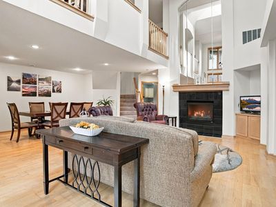 243 W Canyon Dr