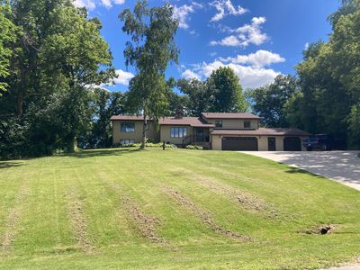 17910 Wedgewood Dr