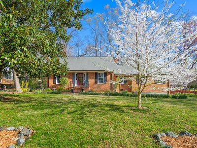 2203 Canterbury Dr