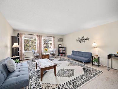 10211 Cedar Lake Rd APT 204