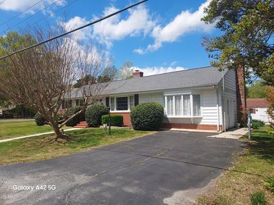Property at 15 Lloyd Ln, Kilmarnock, VA