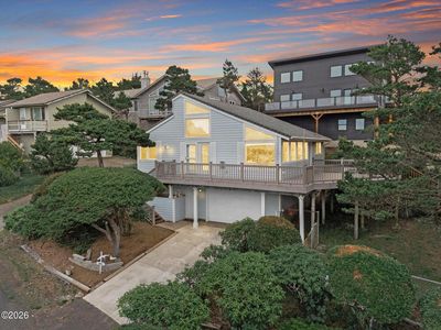 1390 NW Orcas Dr