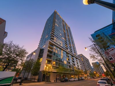 1720 S Michigan Ave APT 405