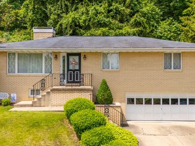 3 Woodland Drive
