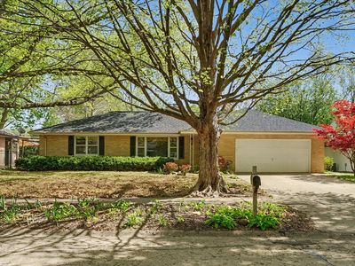 1105 Foothill Dr