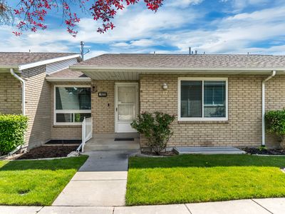 1613 W Cornerstone Dr