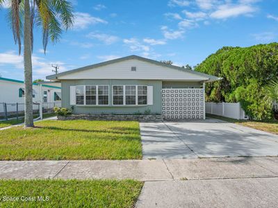 2374 Royal Palm Dr NE