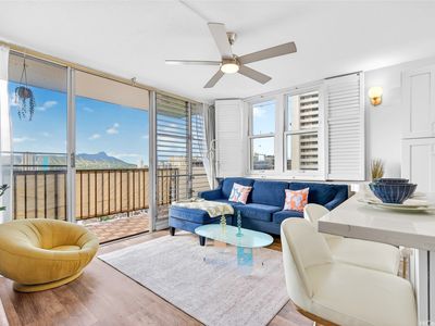 2754 Kuilei St APT 704