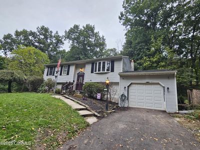 2087 Center Rd