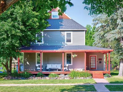 904 9th Ave W