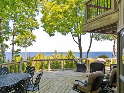 8469 Island View Rd