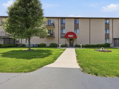 5885 Beechcroft Rd APT 302