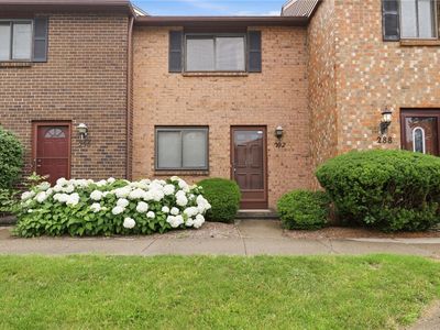 292 Surrey Hill Way