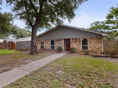 4329 Thicket Dr