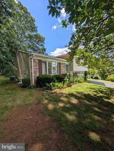 Property at 389 Oakwood Dr, Seven Valleys, PA