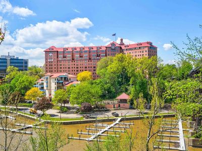 19000 Lake Rd APT 5611