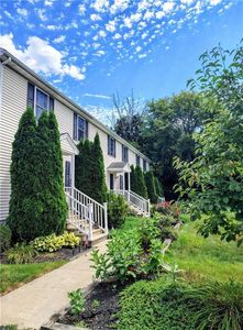 4 Legris Commons Ln Unit 4