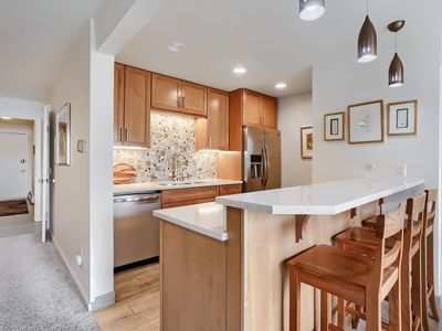 160 E La Bonte Street UNIT 201