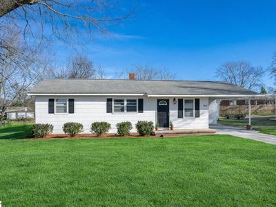 106 Cloverdale Dr