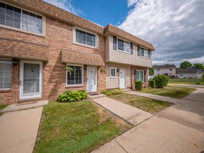 352 Riverbend Dr