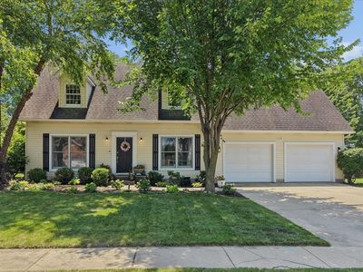 Property at 608 Fox Holw, Dekalb, IL