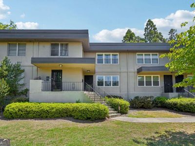 284 Lakemoore Dr NE APT B