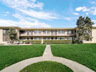 38 King Arthur Ct APT 12