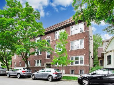 5712 N Wayne Ave #3