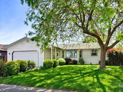2404 Golden Ave