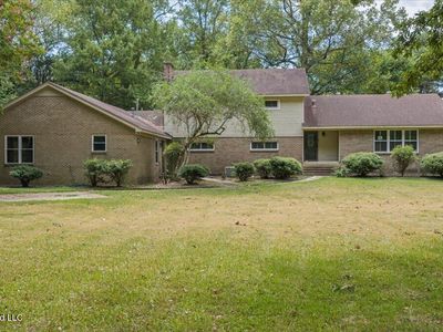 820 Strayhorn St