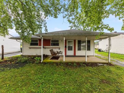 863 Bruckner Rd