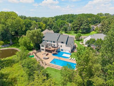 2012 Pine Ridge Dr