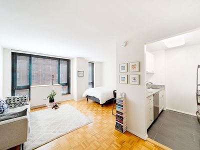 1 Irving Pl APT P16h