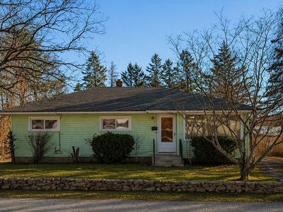7 Alpine Dr