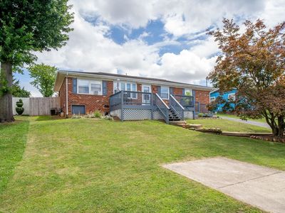 360 Rockingham Dr
