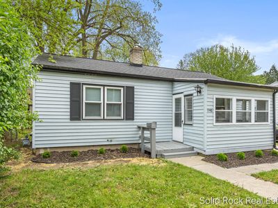 1146 Eastern Ave NE