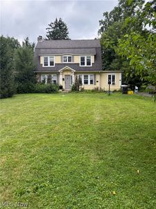 Property at 44 Forest Hill Rd, Youngstown, OH