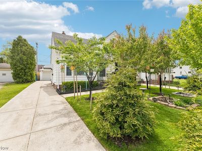Property at 29306 Oakdale Rd, Eastlake, OH
