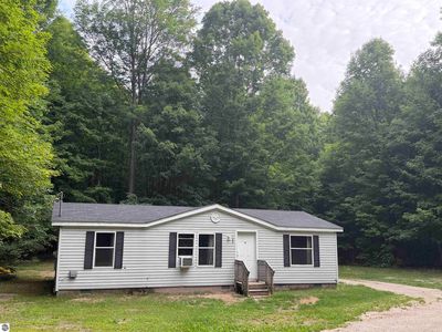 Property at 129 Pinecrest Dr, Beulah, MI