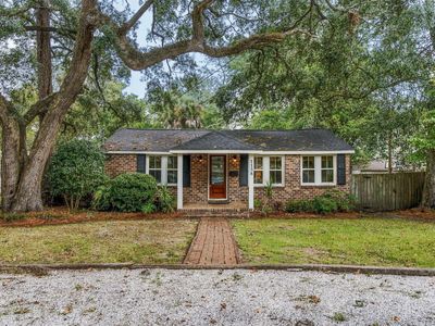 1138 Leesville St