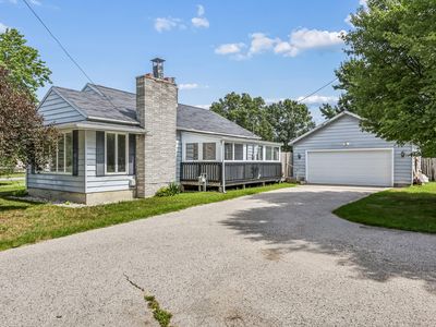1688 S Carr Rd
